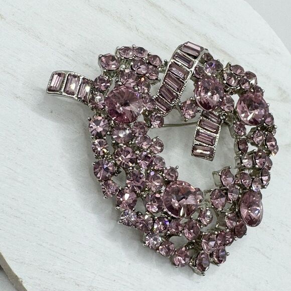 Pink Purple Faceted Rhinestone Sparkling Heart Wreath Brooch Baguette Ribbon - Picture 5 of 8
